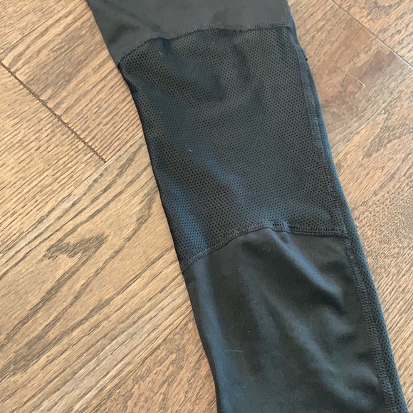 NWOT Nike Dri Fit XS capris - Picture 4 of 7